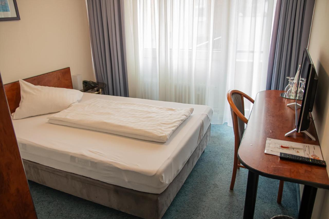Hotel Alpha Штутгарт Екстер'єр фото