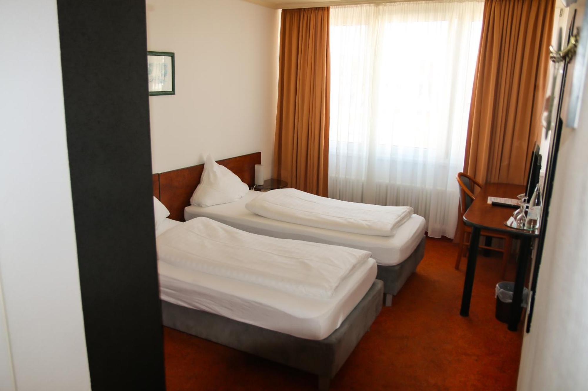 Hotel Alpha Штутгарт Екстер'єр фото